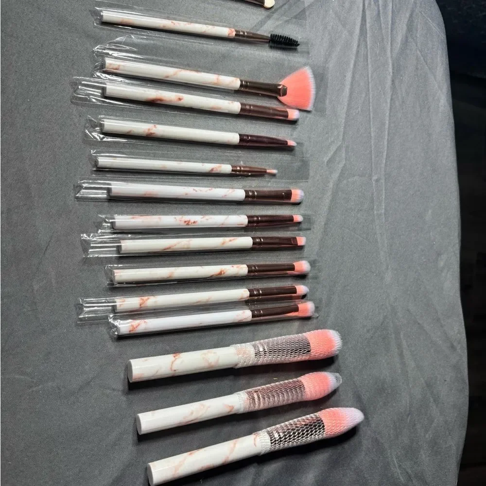 New 15-Piece Marble Handle Makeup Brush Set in Pink and Rose Gold